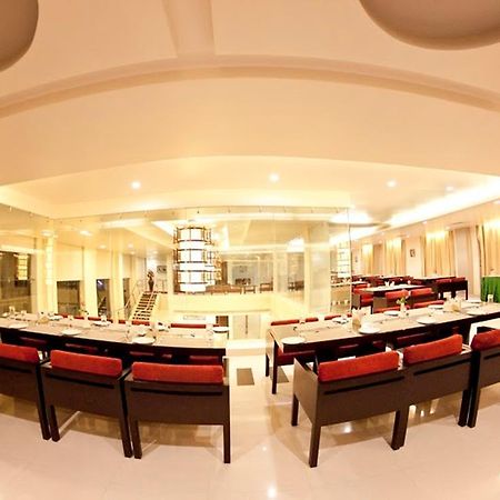 Hotel Sara Regency à Kumbakonam Extérieur photo