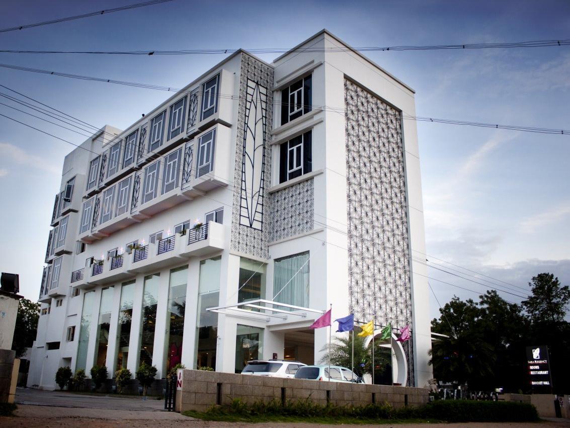 Hotel Sara Regency à Kumbakonam Extérieur photo