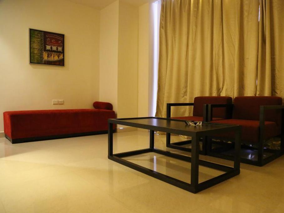 Hotel Sara Regency à Kumbakonam Extérieur photo