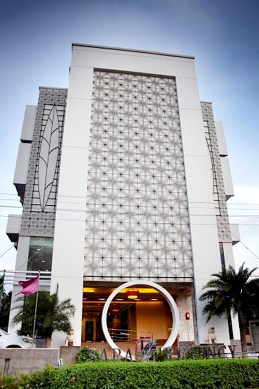 Hotel Sara Regency à Kumbakonam Extérieur photo