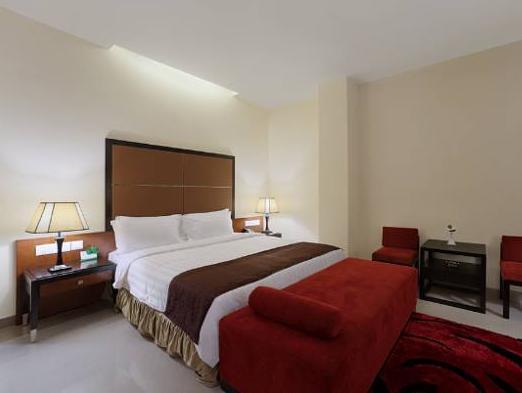 Hotel Sara Regency à Kumbakonam Extérieur photo