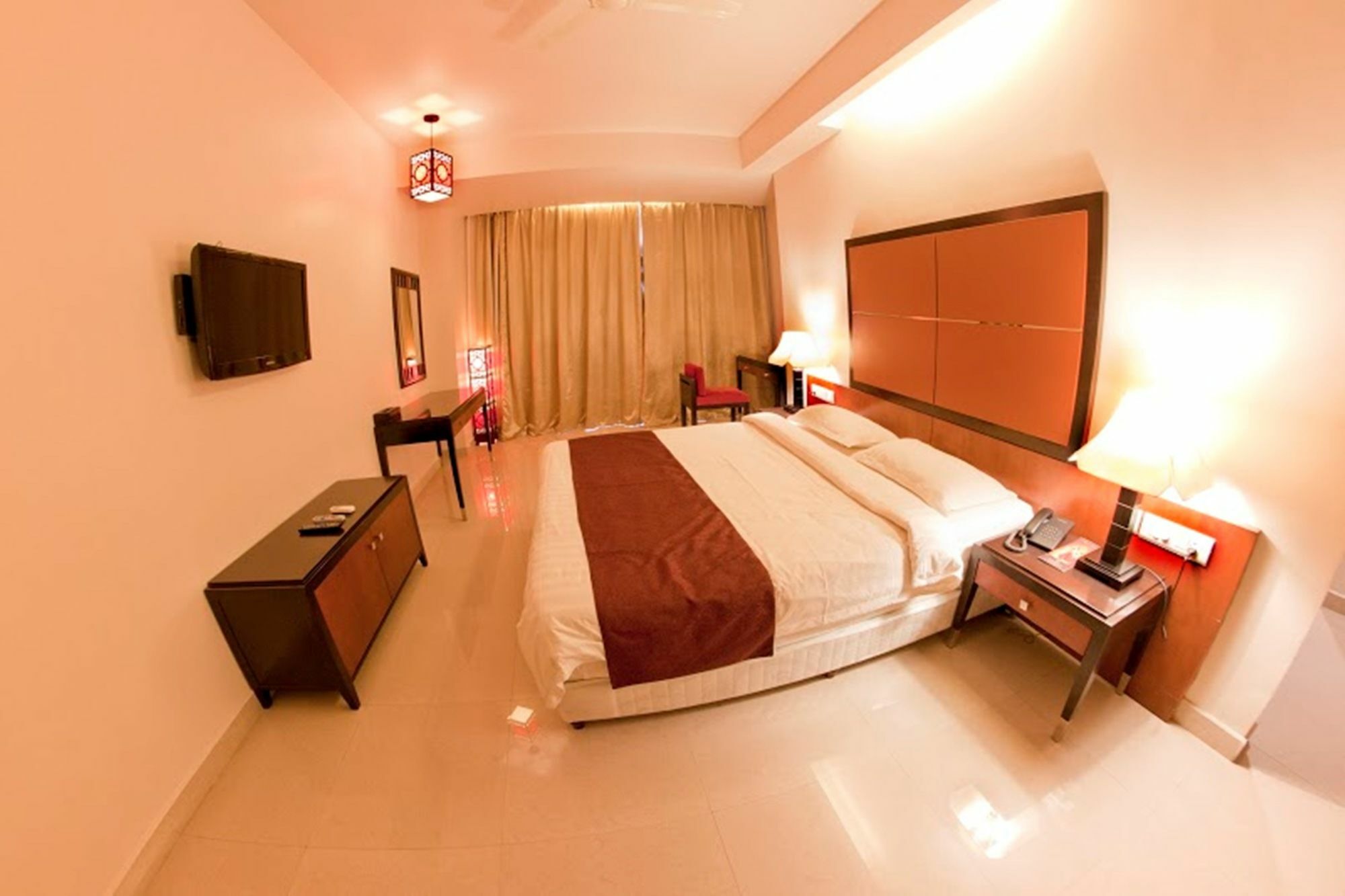 Hotel Sara Regency à Kumbakonam Extérieur photo